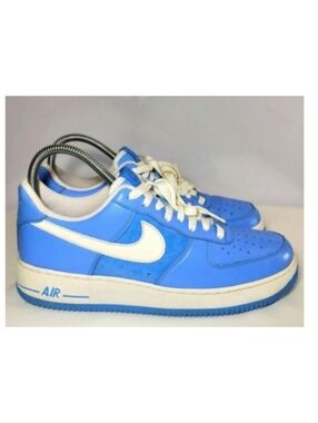 Nike Women's size 9.5 Air Force 1's 07's  sneakers.